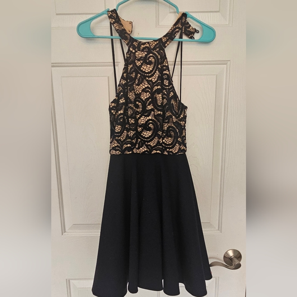 B. Darlin - Homecoming Prom Junior Lace Halter Dress - Size 1/2